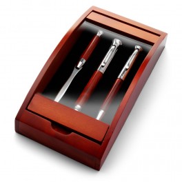 Zestaw piśmienny w drewnianym pudełku, długopis przekręcany, pióro wieczne i nóż do otwierania listów